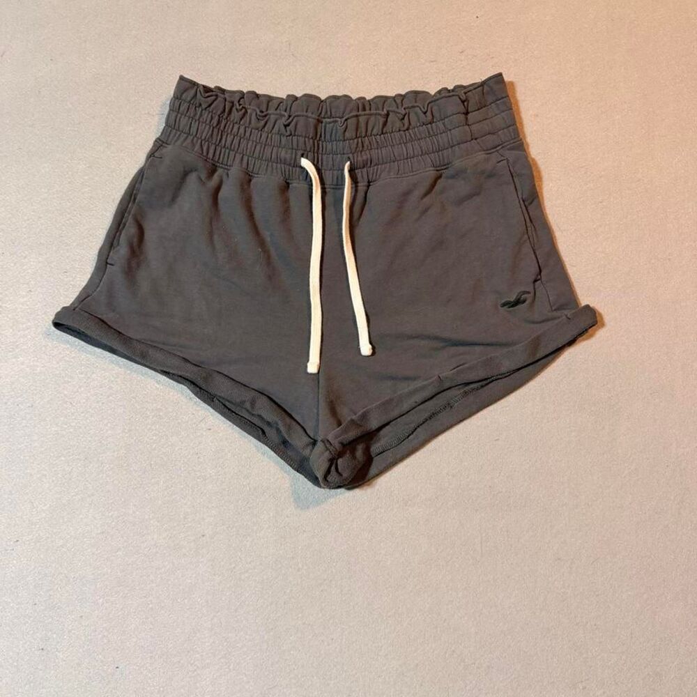 Hollister-co Women's Grey and Black Shorts